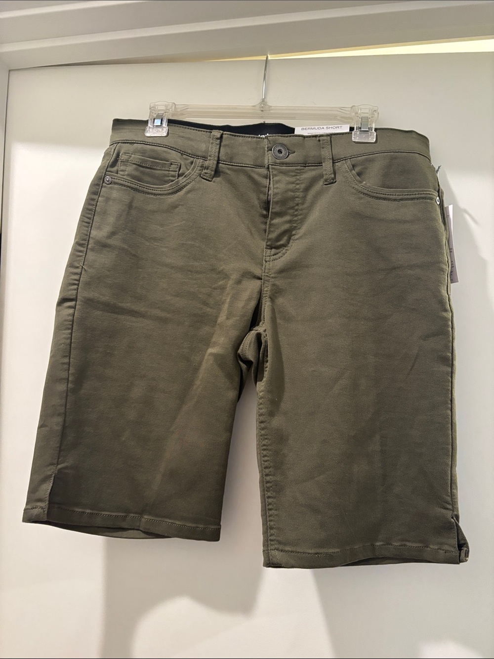 Liz Claiborne Olive Green Women’s Bermuda Shorts